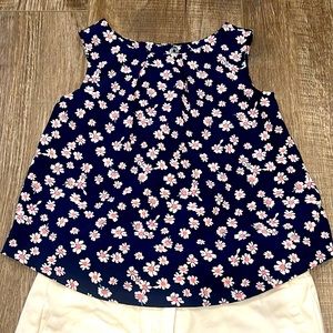 Old Navy Navy floral tank top. Tulip cut back and button closure. Like new